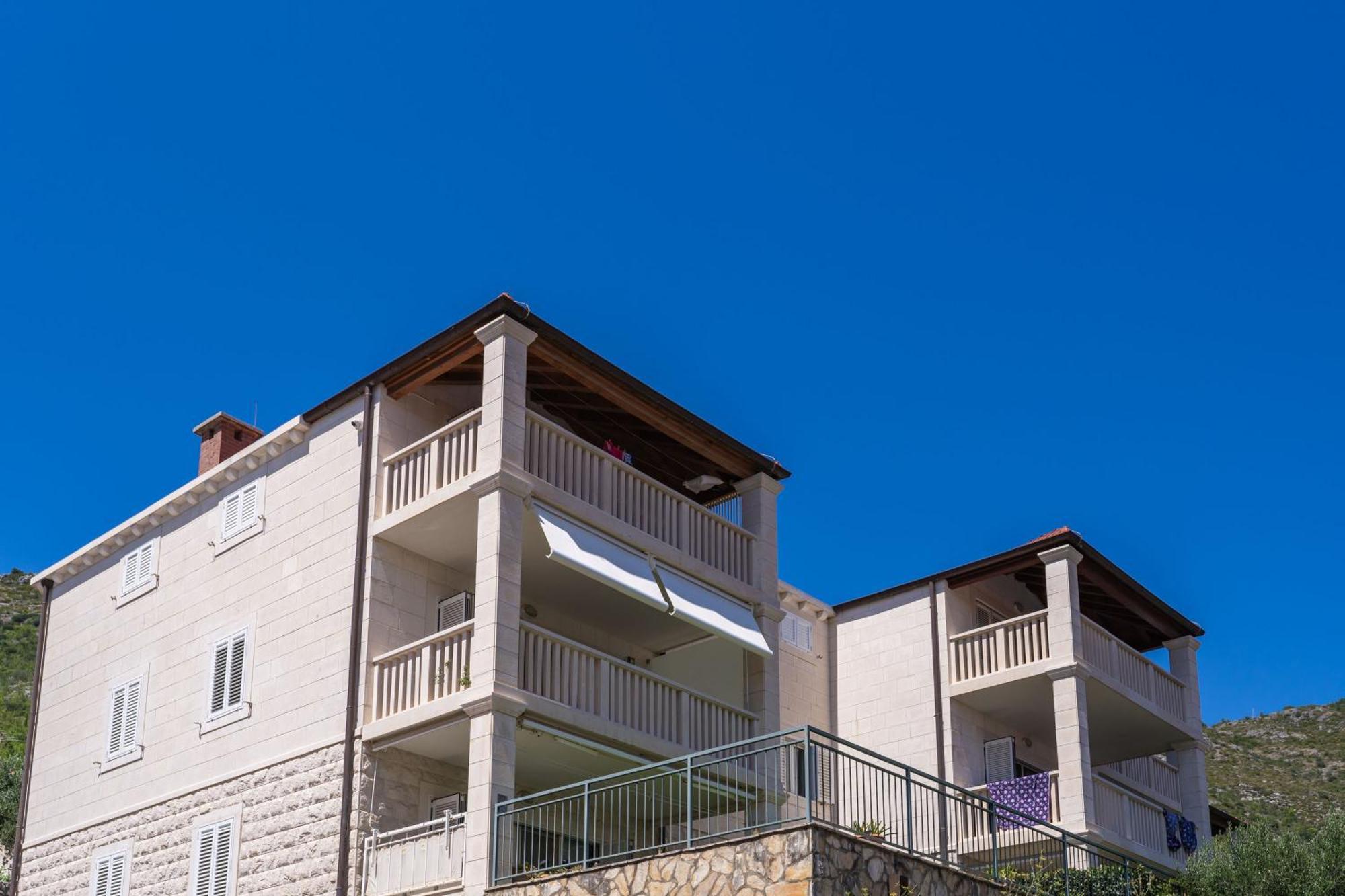 Seaview Elegance Apartment Затон Екстериор снимка