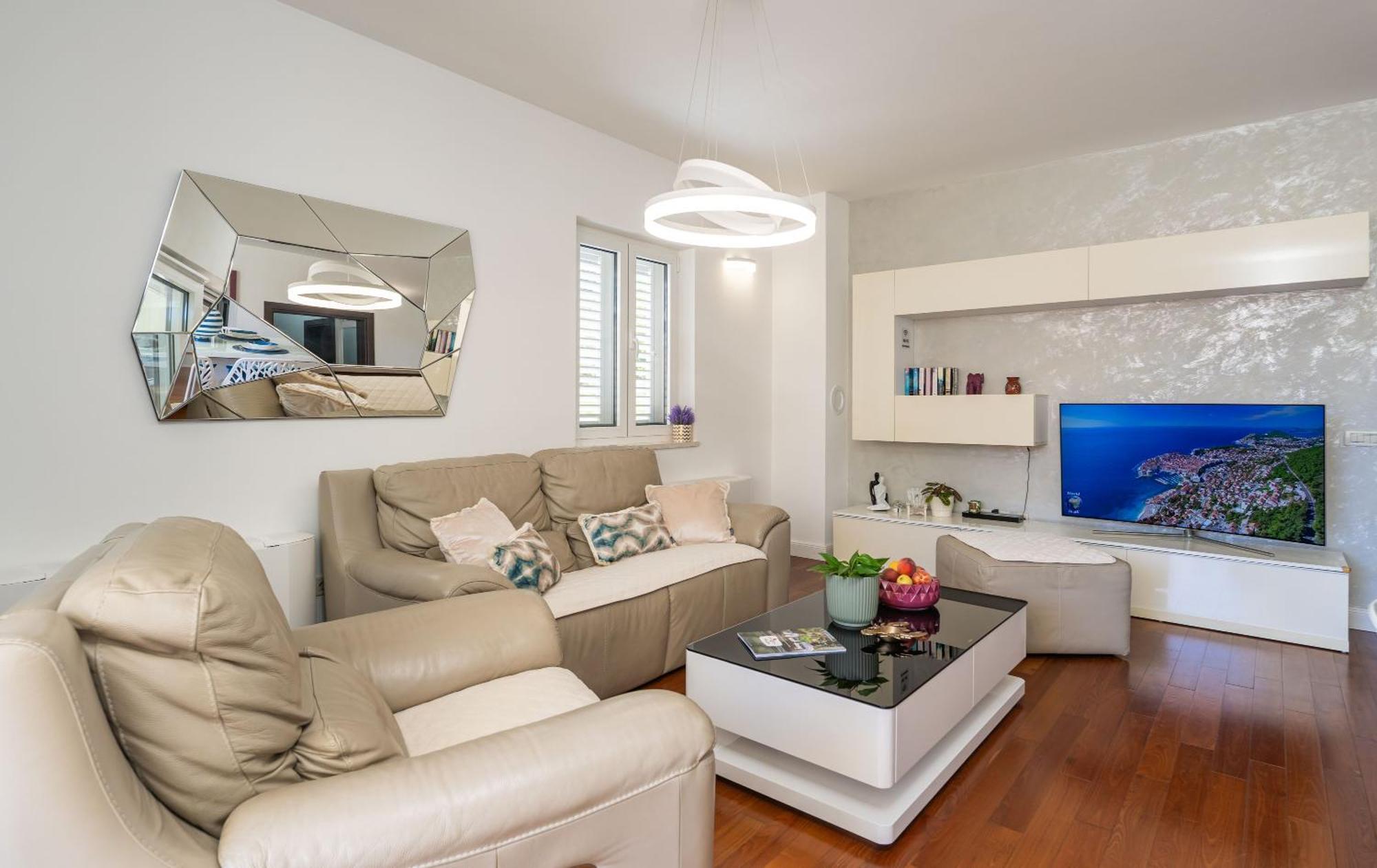 Seaview Elegance Apartment Затон Екстериор снимка