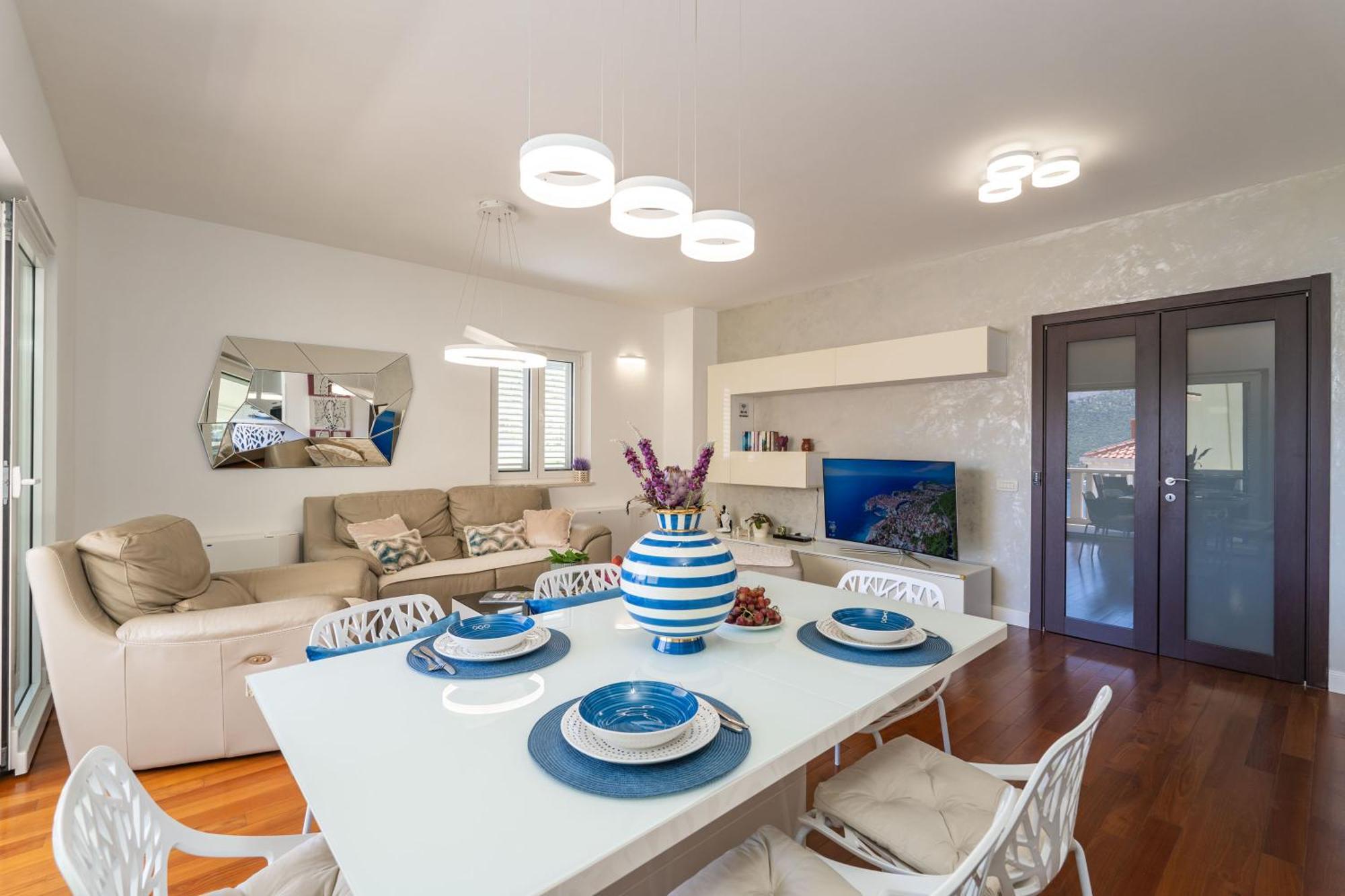 Seaview Elegance Apartment Затон Екстериор снимка