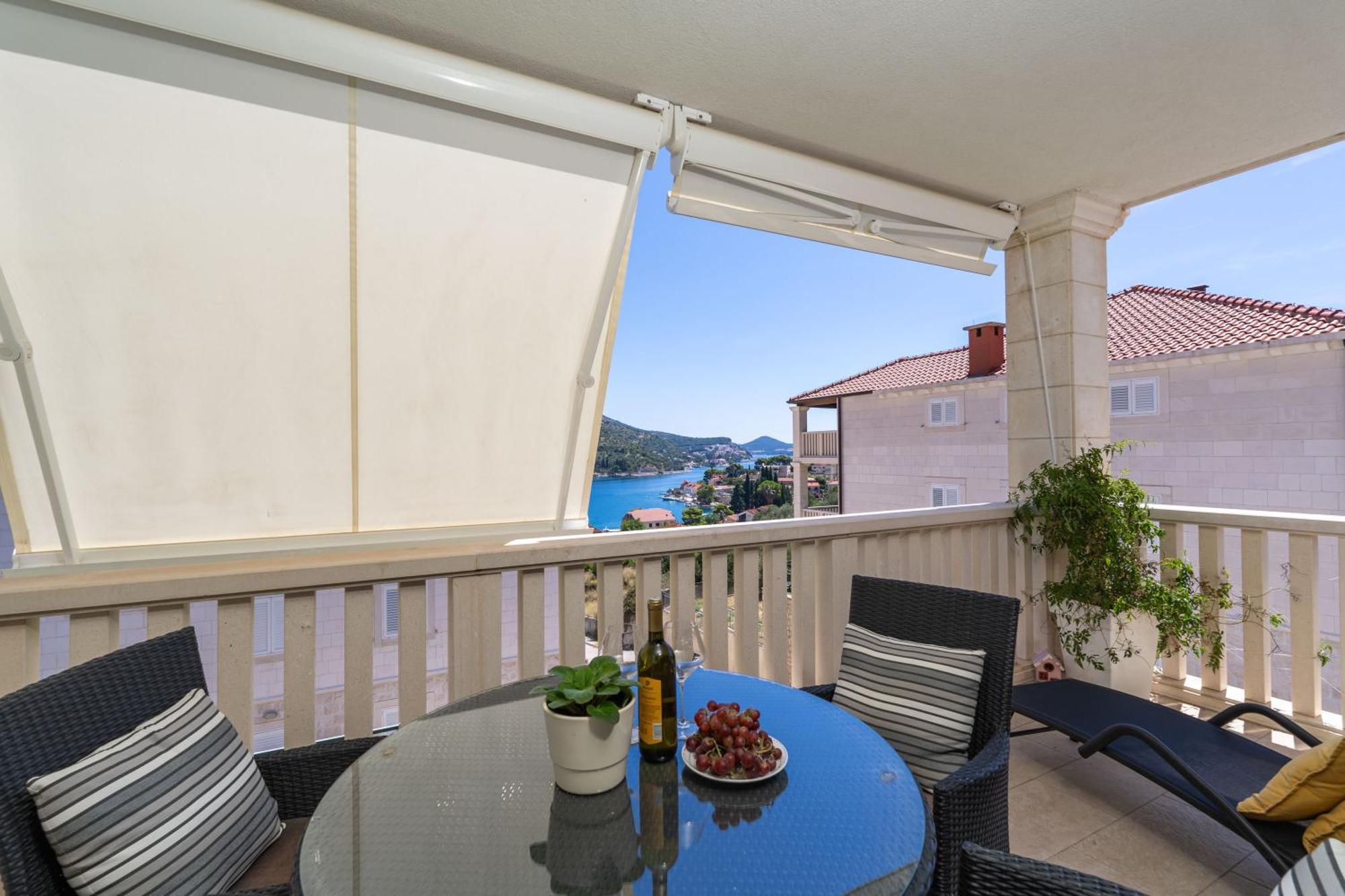 Seaview Elegance Apartment Затон Екстериор снимка