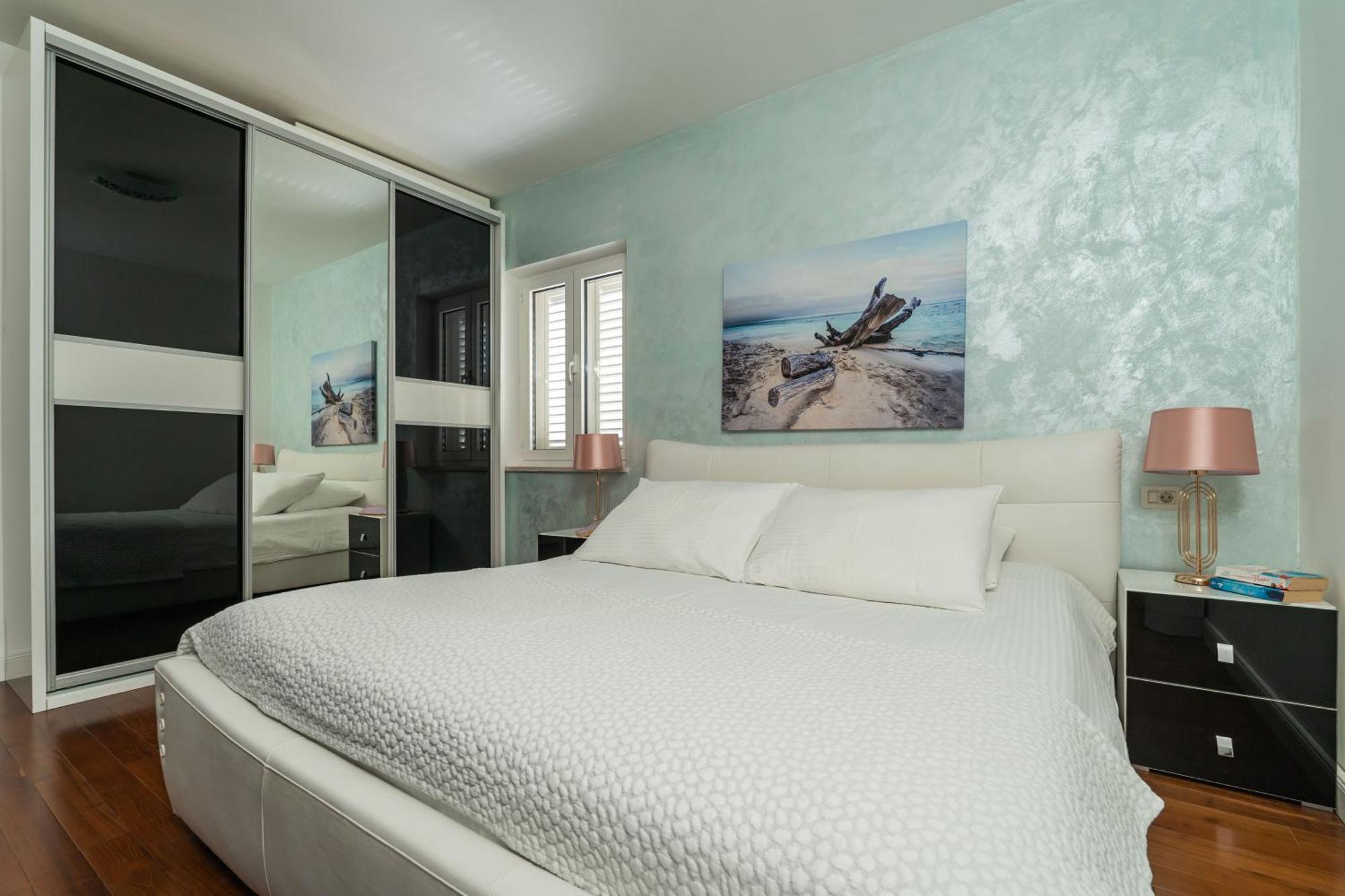Seaview Elegance Apartment Затон Екстериор снимка