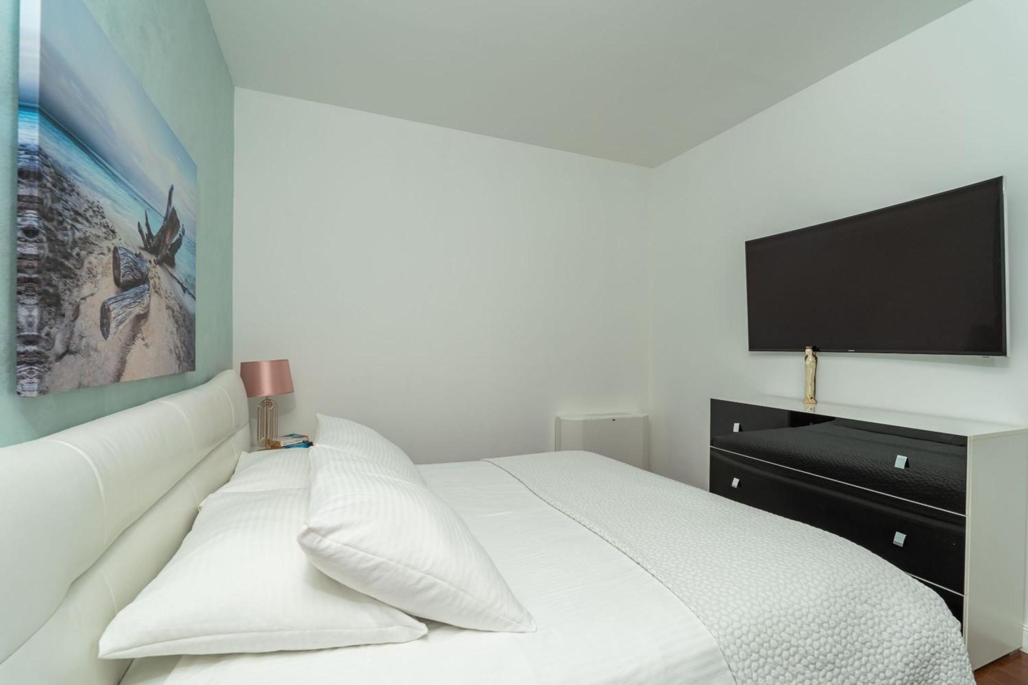 Seaview Elegance Apartment Затон Екстериор снимка
